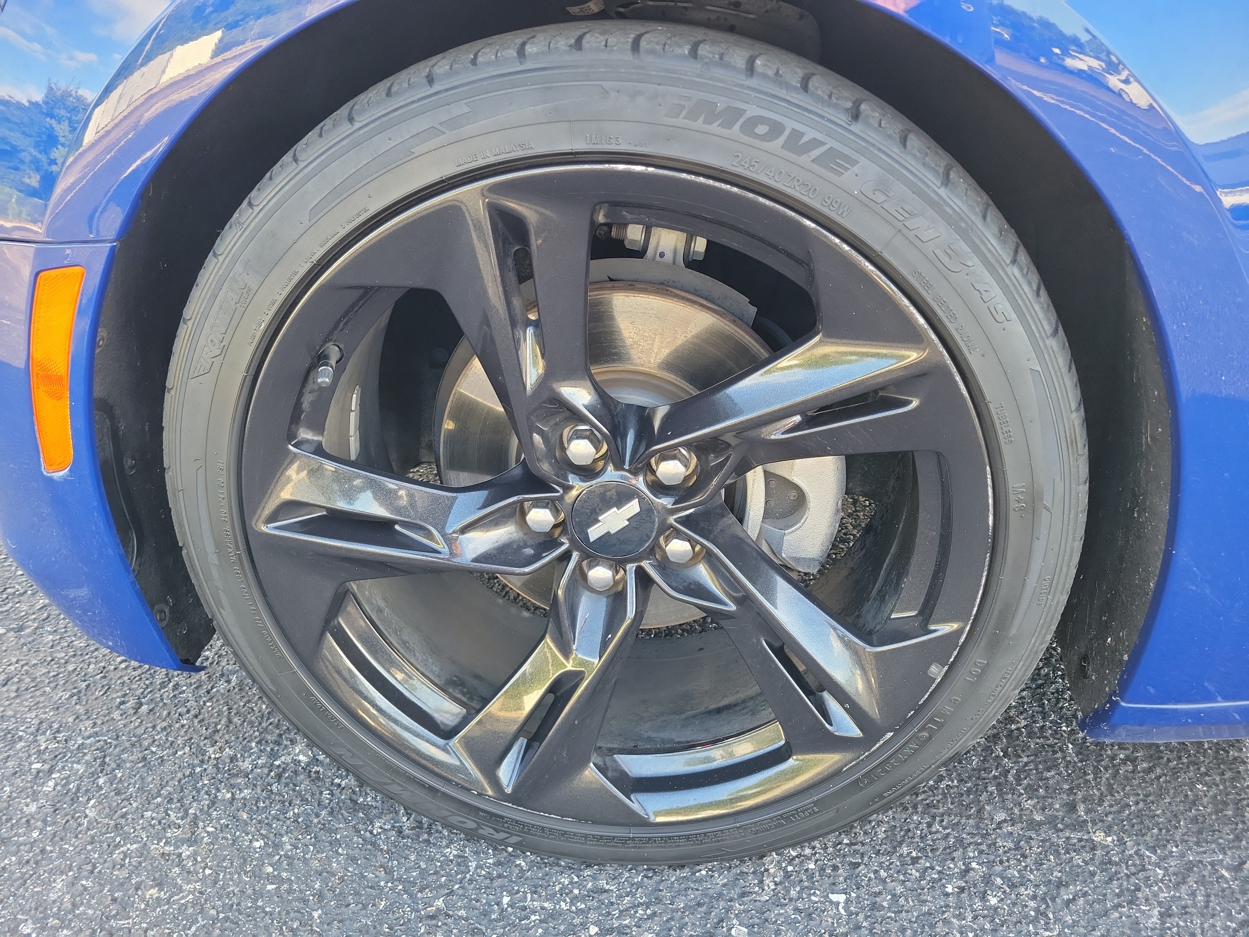 Used 2019 Chevrolet Camaro LT w/ Black Appearance Package RWD image 9