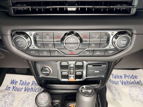 New 2026 Jeep Wrangler Unlimited Sahara AWD/4WD image 13