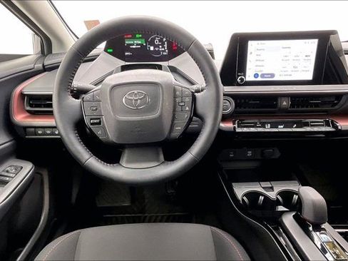 Used 2026 Toyota Prius Plug-In Hybrid FWD image 4