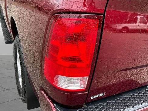 Used 2019 RAM 1500 Express AWD/4WD image 28