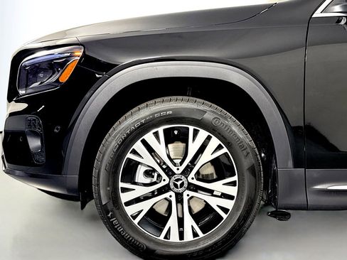 New 2025 Mercedes-Benz GLB 250 image 9