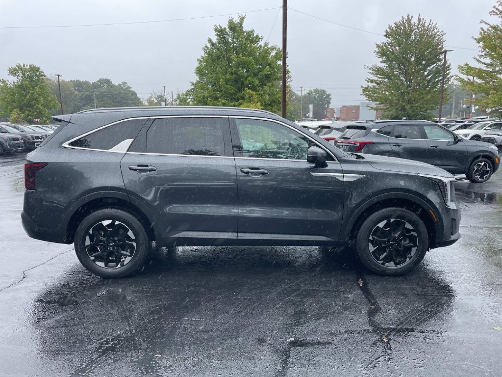 Used 2025 Kia Sorento S w/ Panoramic Sunroof Package AWD/4WD image 9
