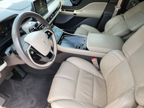 Used 2020 Lincoln Aviator Reserve w/ Equipment Group 202A AWD/4WD image 2