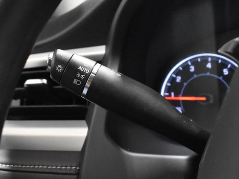 Used 2023 GMC Acadia SLE w/ Driver Convenience Package image 13