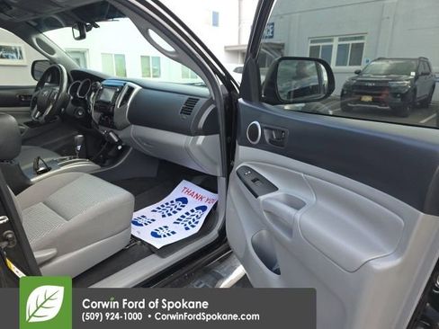 Used 2015 Toyota Tacoma 4x4 Access Cab V6 image 6