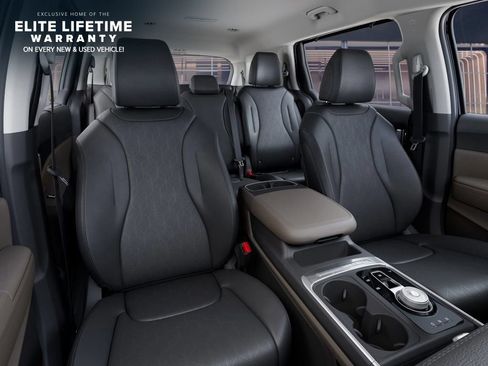 New 2026 Kia Carnival EX FWD image 16