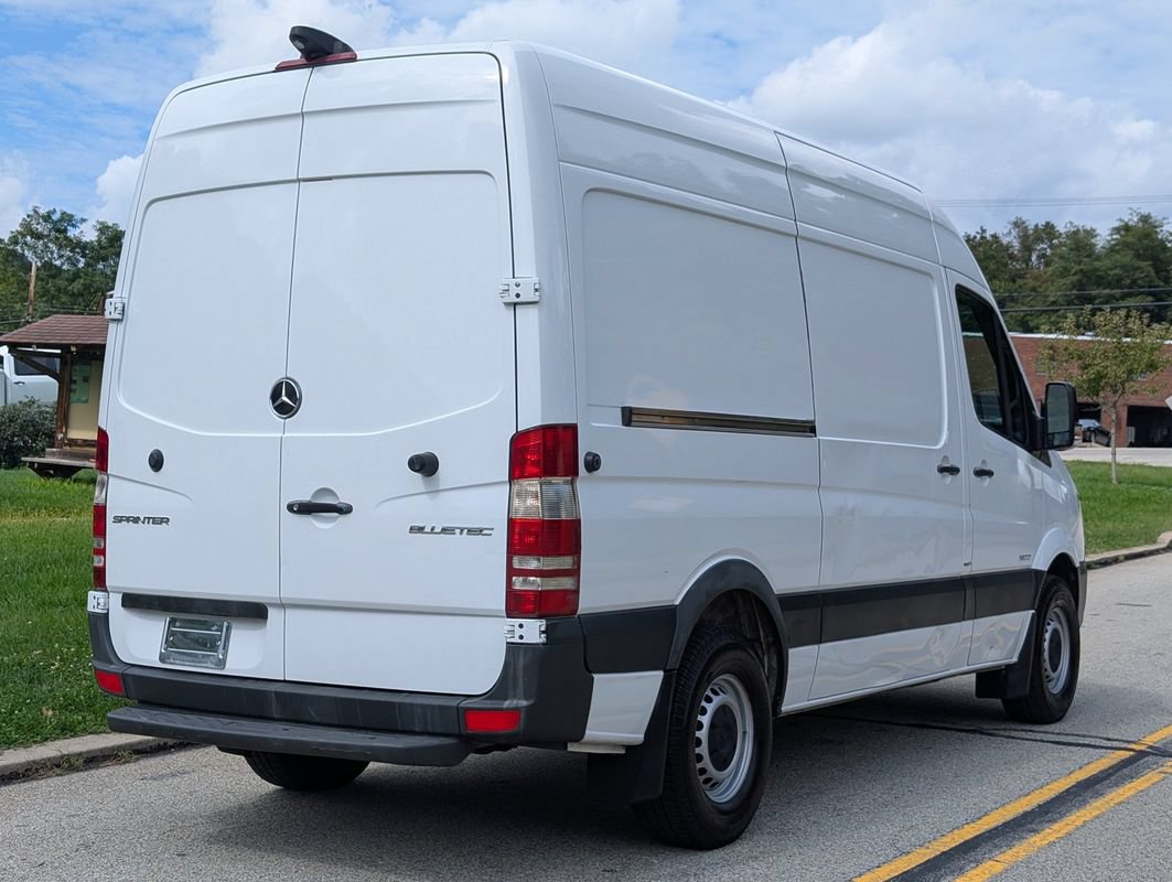 Used 2015 Mercedes-Benz Sprinter 2500 image 4