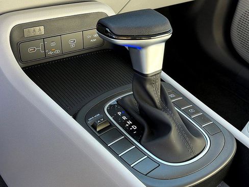 New 2026 Hyundai Kona SE image 13