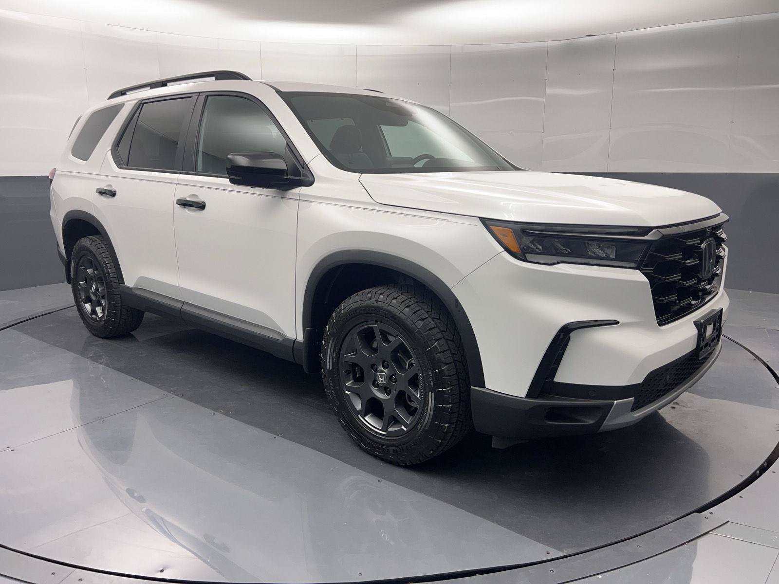 Certified 2025 Honda Pilot TrailSport image 40