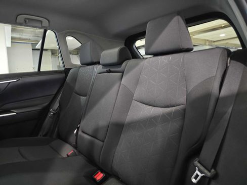Used 2025 Toyota RAV4 XLE AWD/4WD image 17
