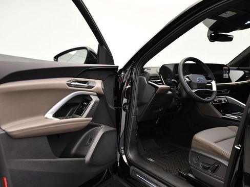 Used 2025 Audi Q5 Premium w/ Convenience Package AWD/4WD image 36