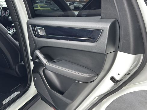 Used 2021 Porsche Cayenne Coupe image 13