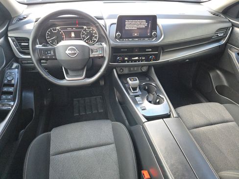 Certified 2025 Nissan Rogue SV FWD image 15