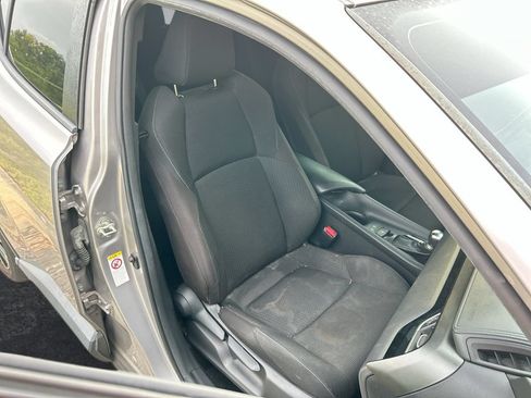 Used 2018 Toyota C-HR XLE FWD image 29