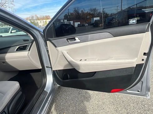 Used 2016 Hyundai Sonata SE image 28