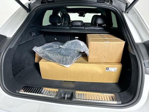 New 2026 Mercedes-Benz EQE 320 4MATIC SUV image 28