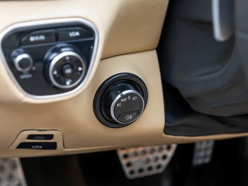 Certified 2016 Ferrari California T image 18