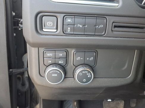 Used 2022 Chevrolet Suburban LS AWD/4WD image 11