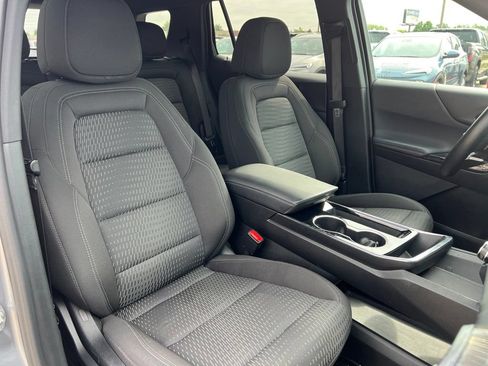 Used 2025 Chevrolet Equinox LT AWD/4WD image 42