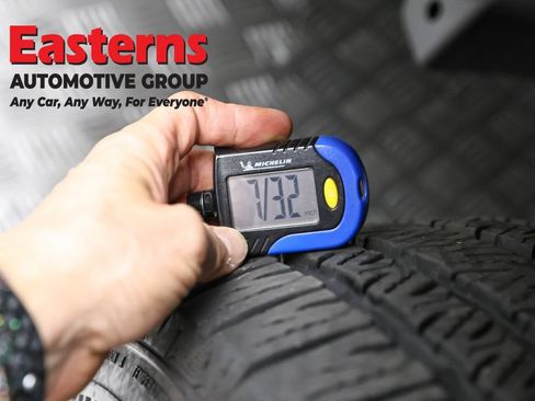 Used 2025 Jeep Wrangler Unlimited Sahara AWD/4WD image 28