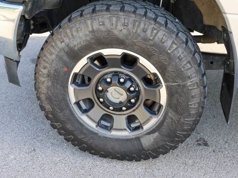 Used 2017 Ford F250 XLT w/ XLT Value Package image 7