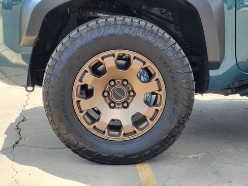 Certified 2025 Toyota 4Runner Trailhunter AWD/4WD image 8