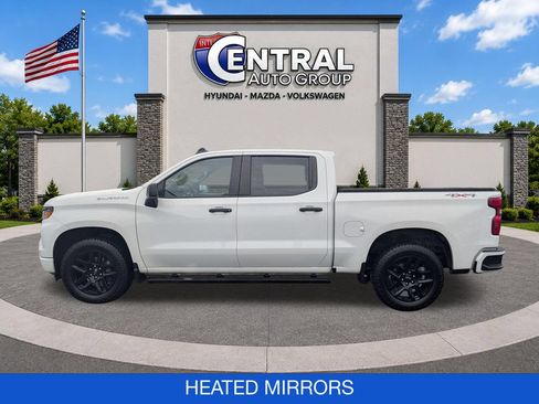 Used 2023 Chevrolet Silverado 1500 Custom AWD/4WD image 3