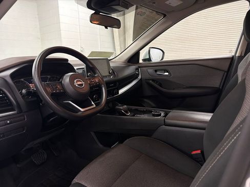 Used 2022 Nissan Rogue SV image 6