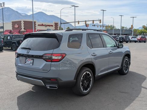 New 2026 Honda Pilot image 3