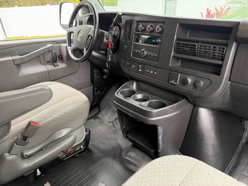 Used 2020 Chevrolet Express 2500 w/ Enhanced Convenience Package image 37