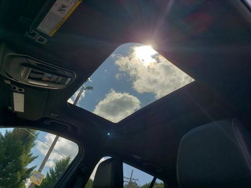 New 2025 Jeep Grand Cherokee Altitude image 15