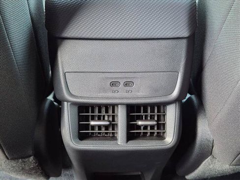 Used 2026 Chevrolet Equinox LT w/ Safety and Technology Package FWD image 17