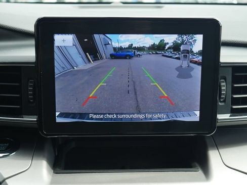 Used 2022 Ford Explorer XLT w/ Equipment Group 202A AWD/4WD image 7