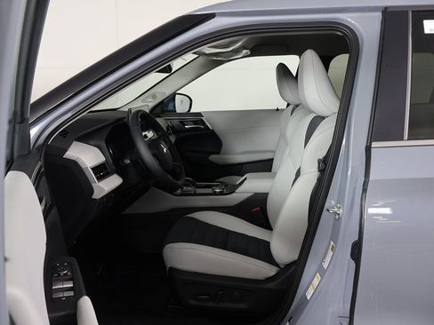 New 2026 Mitsubishi Outlander SE FWD image 28