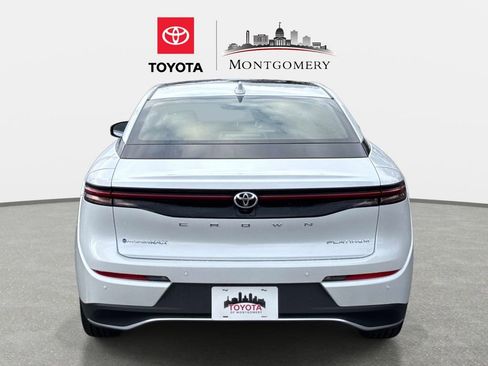 New 2026 Toyota Crown Platinum image 4