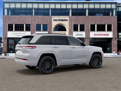 New 2026 Jeep Grand Cherokee Limited AWD/4WD image 4