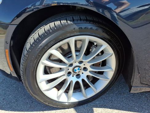 Used 2015 BMW 750Li xDrive AWD/4WD image 22