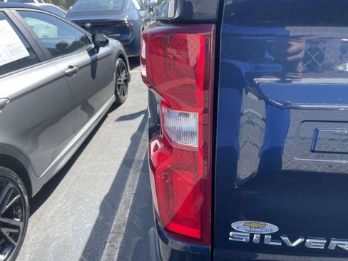 Used 2022 Chevrolet Silverado 1500 RST AWD/4WD image 27