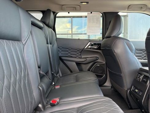 Used 2025 Mitsubishi Outlander SEL AWD/4WD image 14