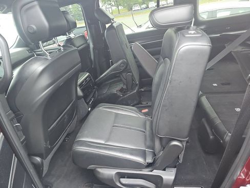 Used 2023 Jeep Wagoneer Series III w/ Preferred Equipment Group AWD/4WD image 5