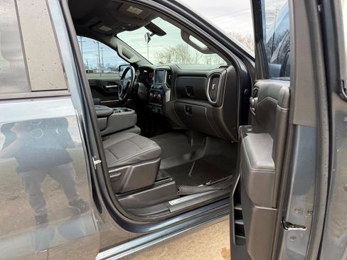 Used 2019 Chevrolet Silverado 1500 LT w/ Texas Edition AWD/4WD image 18