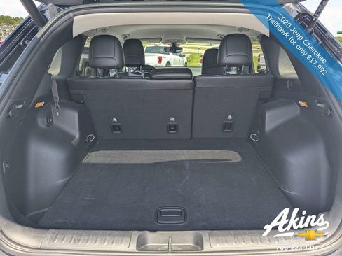 Used 2020 Jeep Cherokee Trailhawk w/ Comfort/Convenience Group AWD/4WD image 13