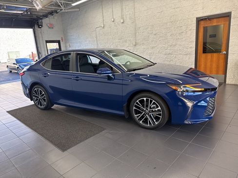 Used 2026 Toyota Camry XLE image 1