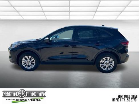 Used 2025 Ford Escape Active AWD/4WD image 2