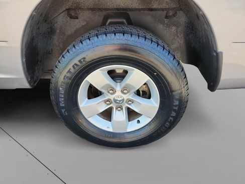 Used 2022 RAM 1500 Classic SLT RWD image 14