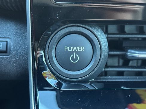 Used 2024 Toyota bZ4X Limited image 27