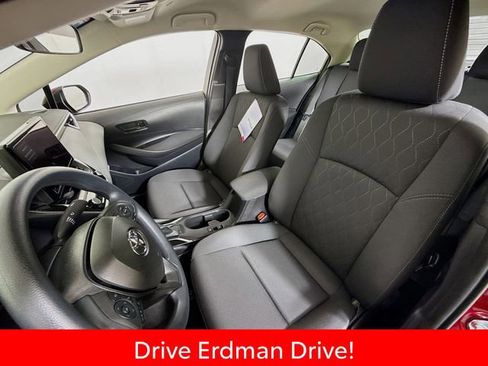 Certified 2025 Toyota Corolla LE FWD image 5