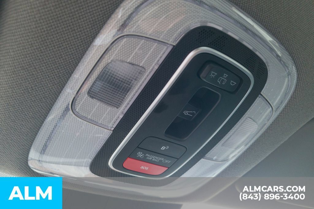Used 2025 Hyundai Elantra SEL FWD image 18