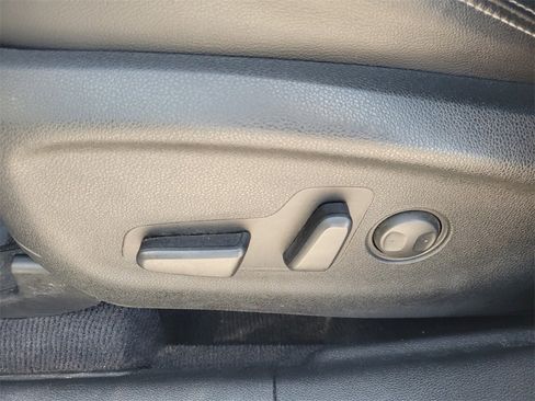 Used 2017 Kia Sorento EX image 4