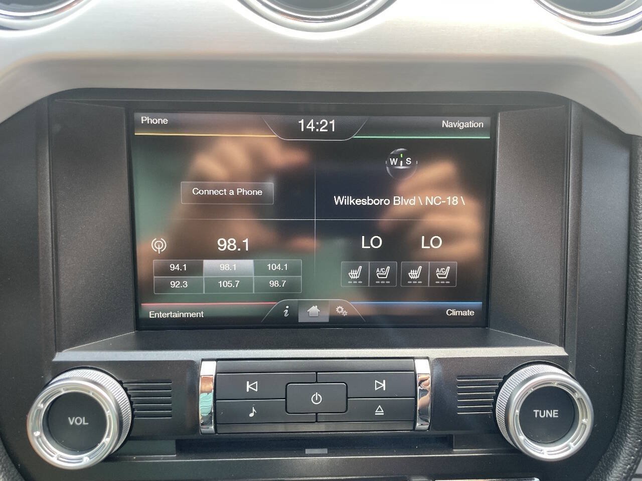 Used 2015 Ford Mustang GT Premium w/ Equipment Group 401A RWD image 18